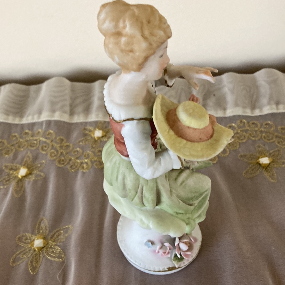 Vintage Hand Painted Porcelain Bisque Lady Figurine - Picture 9 of 10